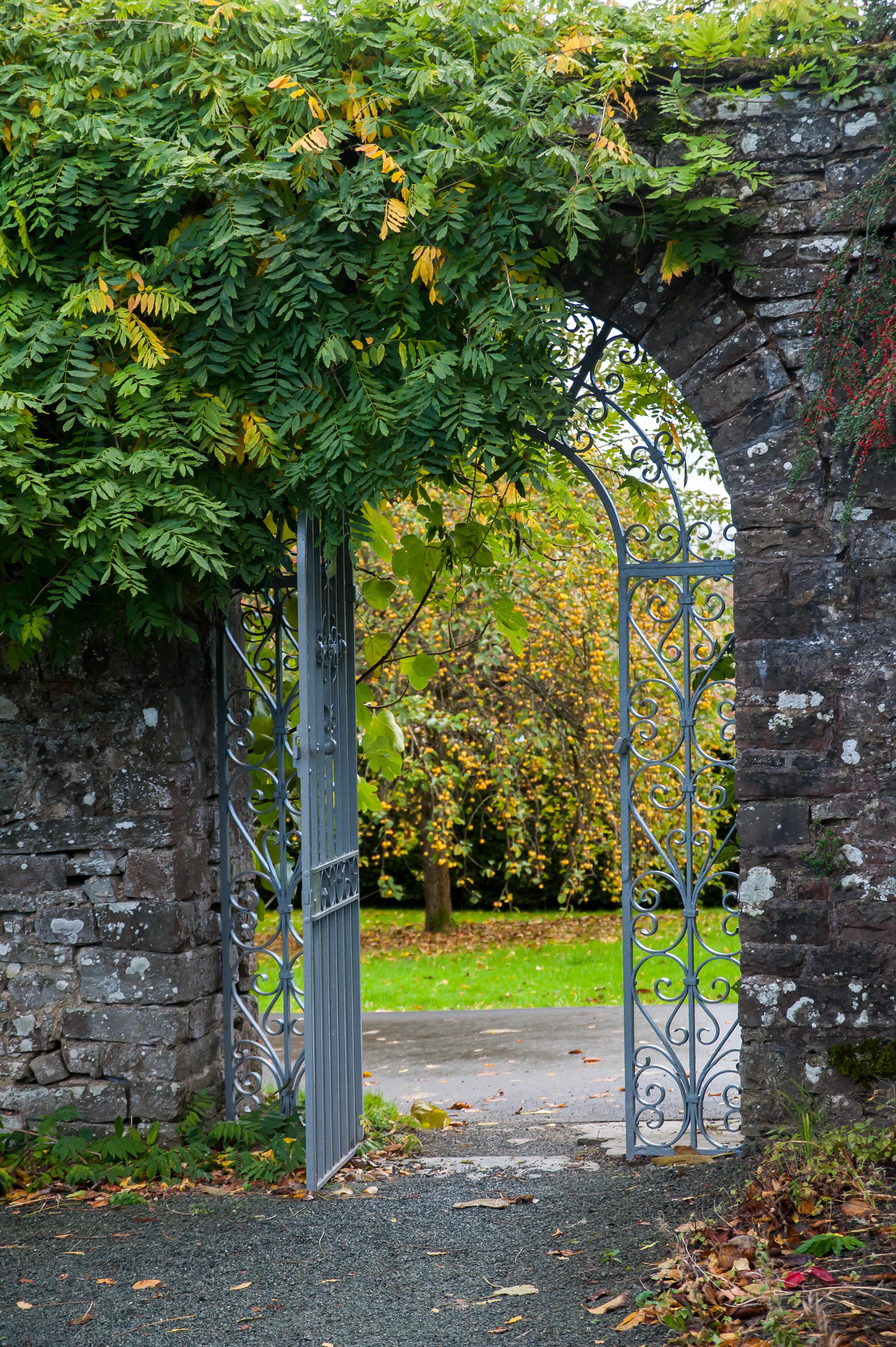 Llangoed Hall Guest House Bronllys Bagian luar foto