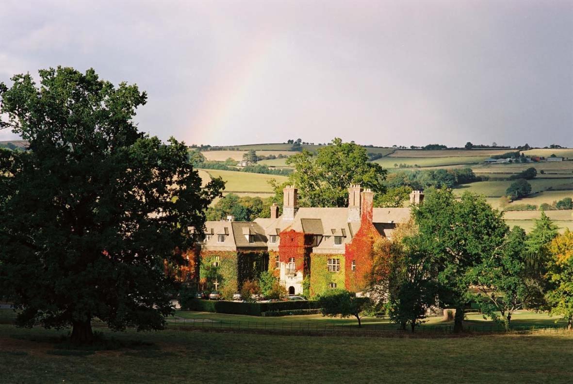 Llangoed Hall Guest House Bronllys Bagian luar foto