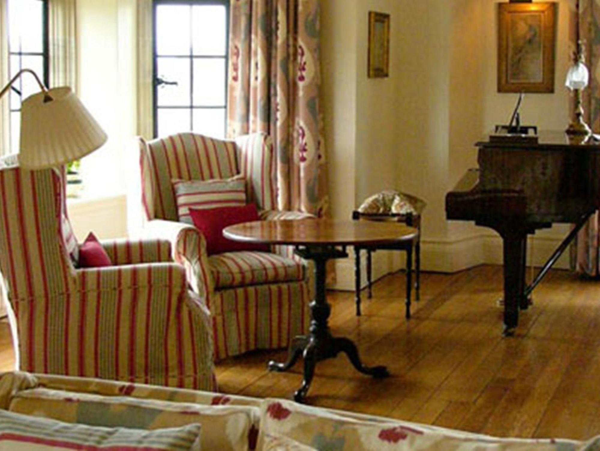 Llangoed Hall Guest House Bronllys Bagian luar foto