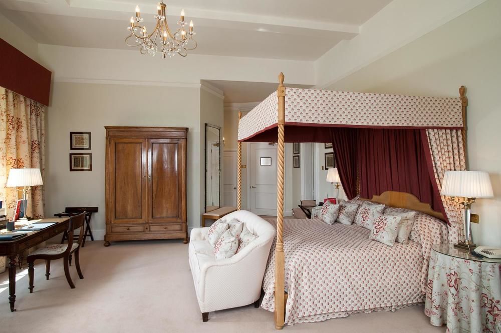 Llangoed Hall Guest House Bronllys Bagian luar foto